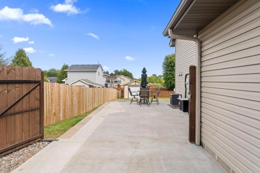 66-web-or-mls-1704 Jefferson St S-283.jpg