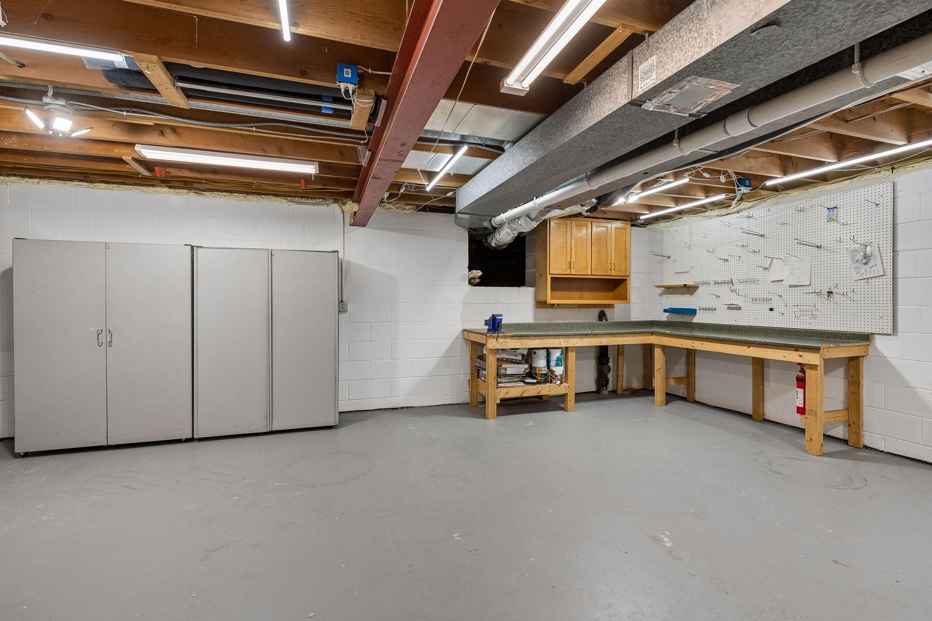 LL Storage/ work room