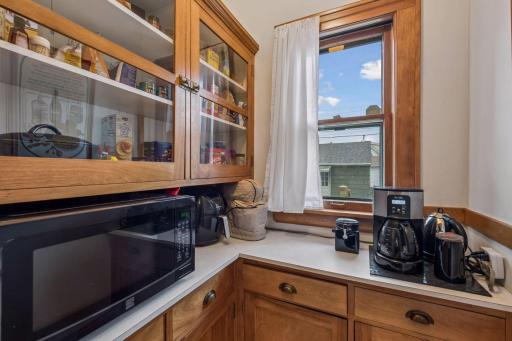 Large pantry for food and appliance storage