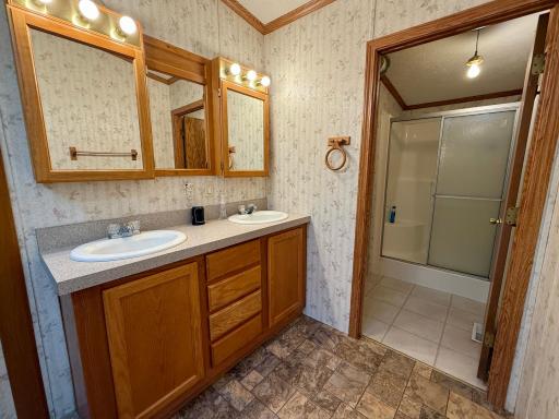 1226 9th Street SW, Valley City, ND 58072