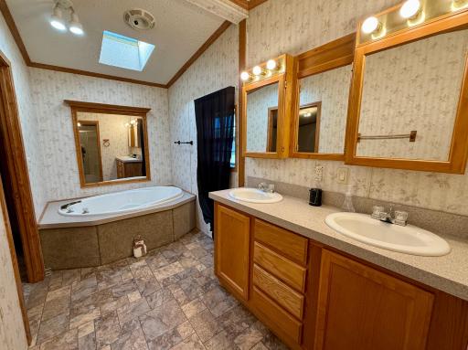 1226 9th Street SW, Valley City, ND 58072