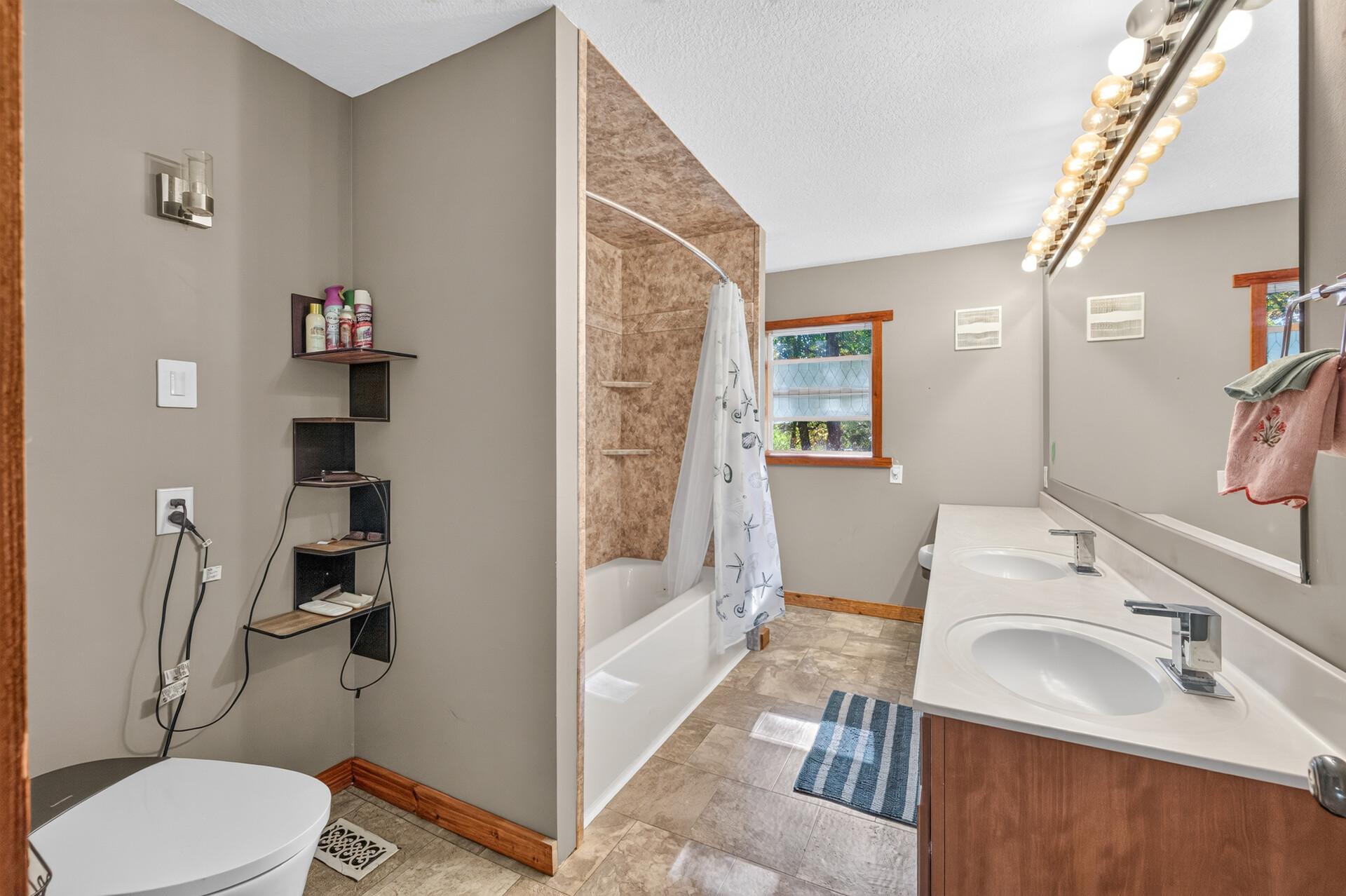 Full bathroom - main level
