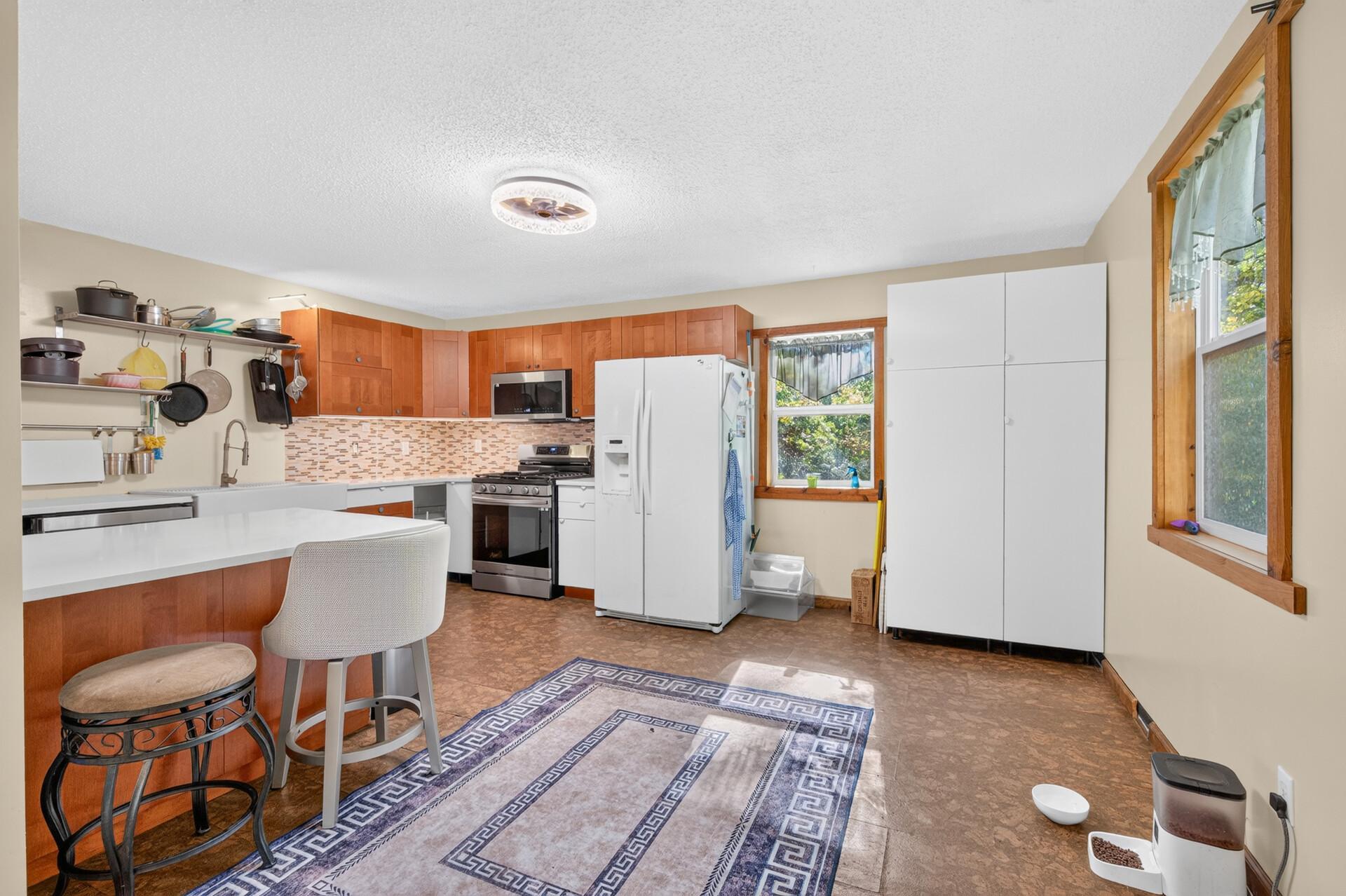 Spacious main level kitchen/dining