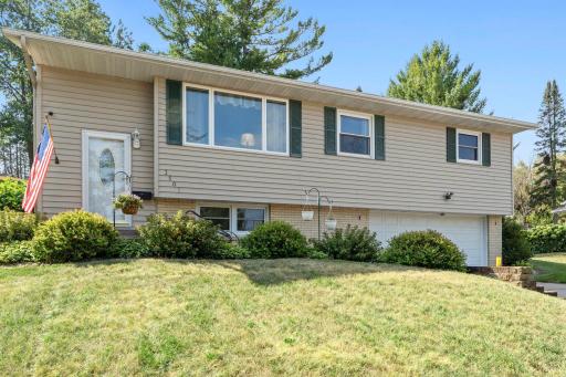 Beautifully maintained split-entry on almost acre lot!