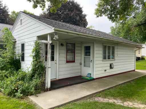 912 13th Avenue SW, Willmar, MN 56201