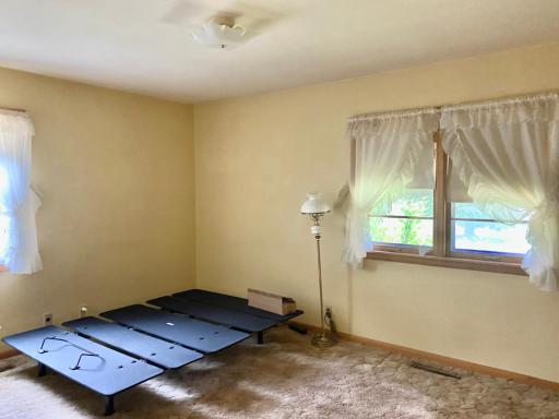 912 13th Avenue SW, Willmar, MN 56201