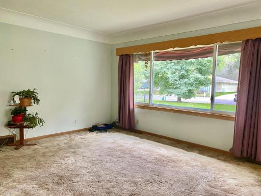 912 13th Avenue SW, Willmar, MN 56201