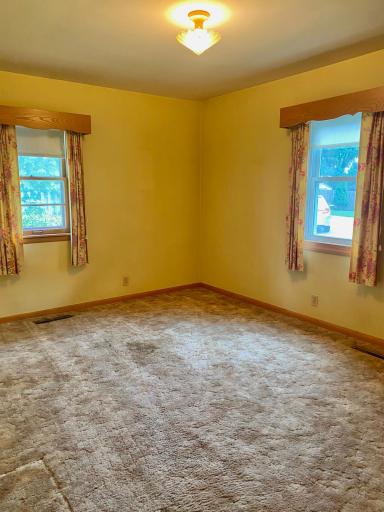 912 13th Avenue SW, Willmar, MN 56201