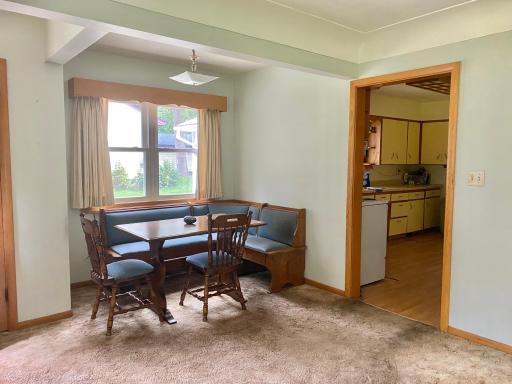 912 13th Avenue SW, Willmar, MN 56201
