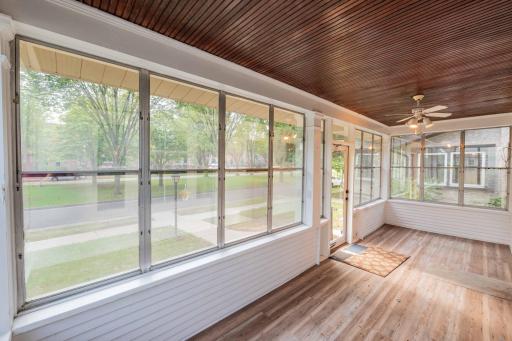 1537 Midway Parkway, Saint Paul, MN 55108