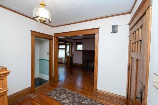 1537 Midway Parkway, Saint Paul, MN 55108