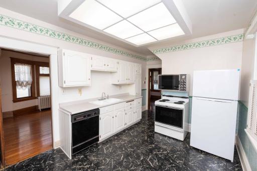 1537 Midway Parkway, Saint Paul, MN 55108