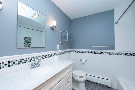 1537 Midway Parkway, Saint Paul, MN 55108