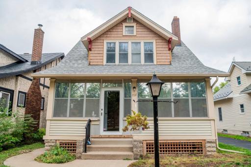 1537 Midway Parkway, Saint Paul, MN 55108