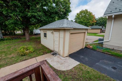 1537 Midway Parkway, Saint Paul, MN 55108