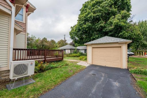 1537 Midway Parkway, Saint Paul, MN 55108