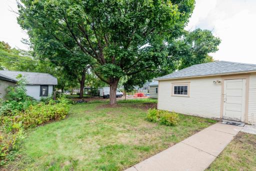 1537 Midway Parkway, Saint Paul, MN 55108