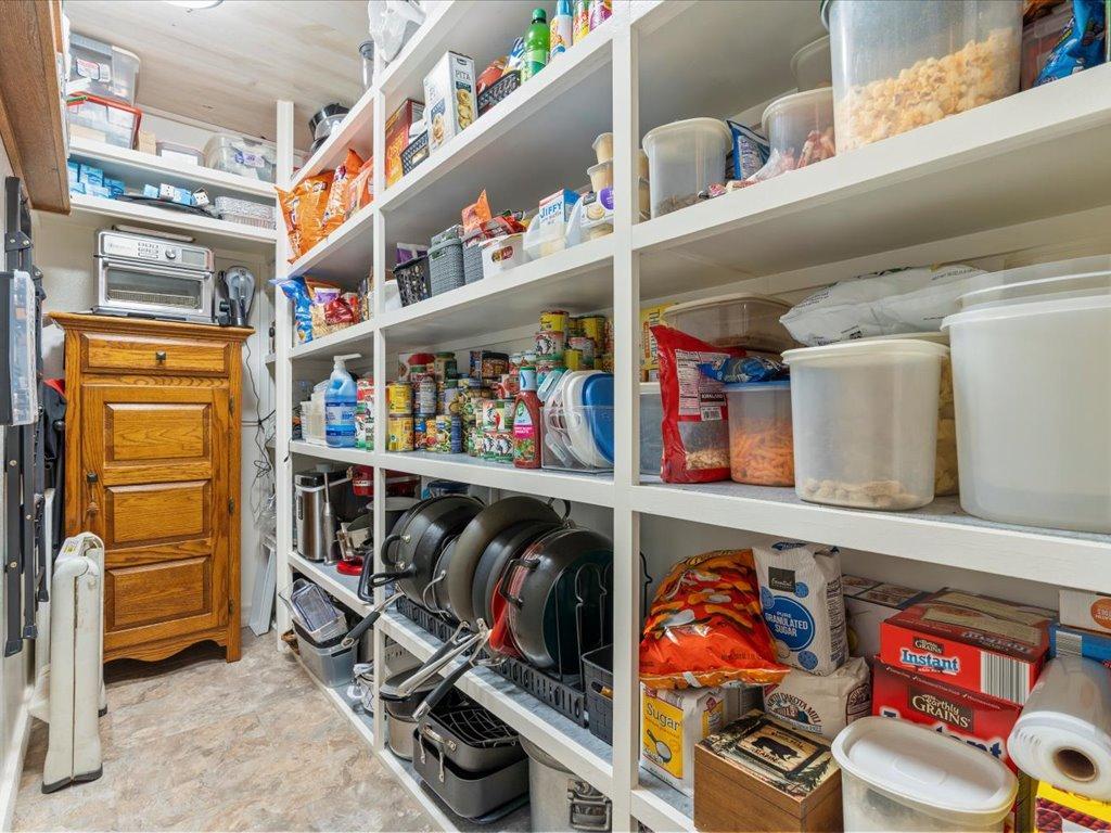 Walk-in Pantry