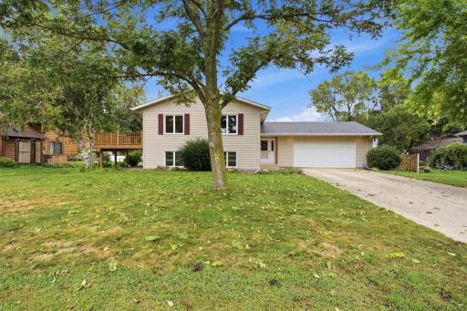 Great split level house located in Collegeview.