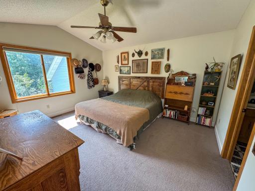 1656 Mark Court, Shakopee, MN 55379
