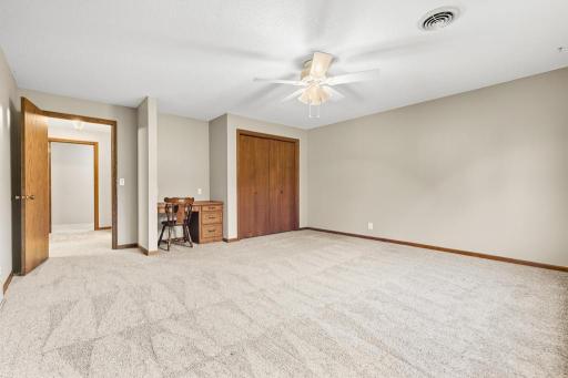 611 Dugdale Avenue, Worthington, MN 56187