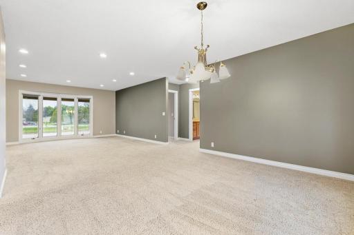 611 Dugdale Avenue, Worthington, MN 56187