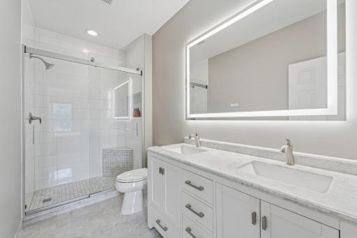 10733 Falling Water Lane, B, Saint Paul, MN 55129