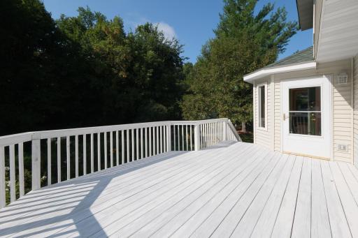 12' x 18' Deck with stairs down to Backyard