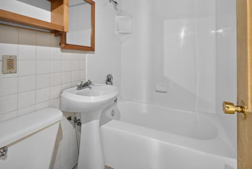 6800 W 26th Street, Saint Louis Park, MN 55426