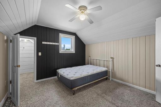 Upstairs Bedroom with Walk In Closet