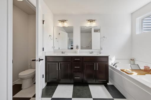 762 Stonegate Road, Chanhassen, MN 55317