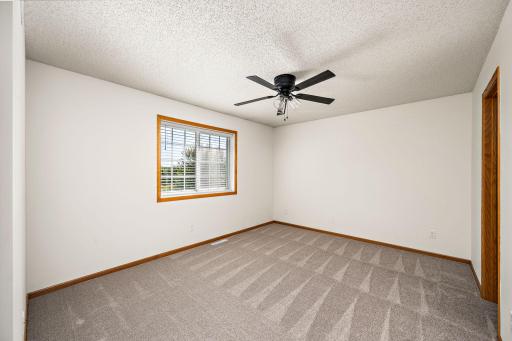18275 Kerrville Trail, 402, Lakeville, MN 55044