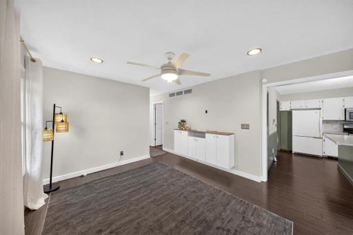 402 Sunset Court NE, Stewartville, MN 55976