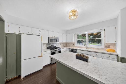 402 Sunset Court NE, Stewartville, MN 55976