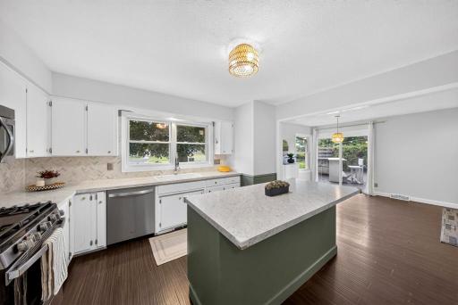 402 Sunset Court NE, Stewartville, MN 55976