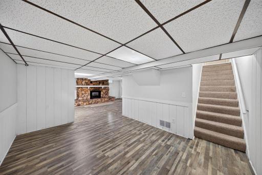 402 Sunset Court NE, Stewartville, MN 55976