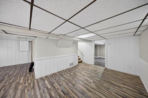 402 Sunset Court NE, Stewartville, MN 55976