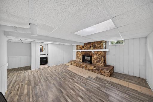 402 Sunset Court NE, Stewartville, MN 55976