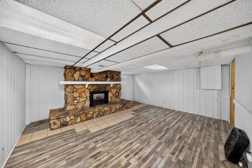 402 Sunset Court NE, Stewartville, MN 55976