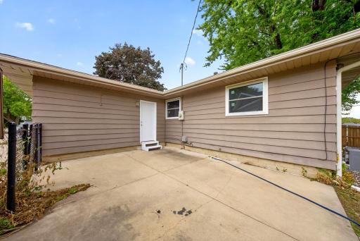 402 Sunset Court NE, Stewartville, MN 55976