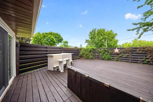402 Sunset Court NE, Stewartville, MN 55976