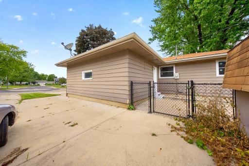 402 Sunset Court NE, Stewartville, MN 55976