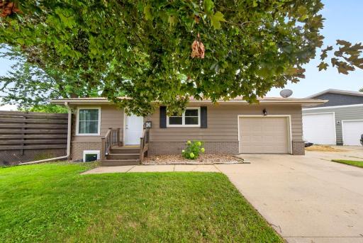 402 Sunset Court NE, Stewartville, MN 55976