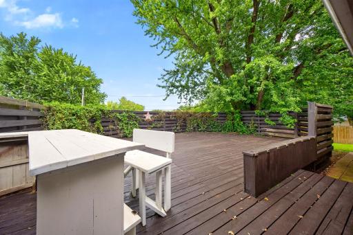 402 Sunset Court NE, Stewartville, MN 55976
