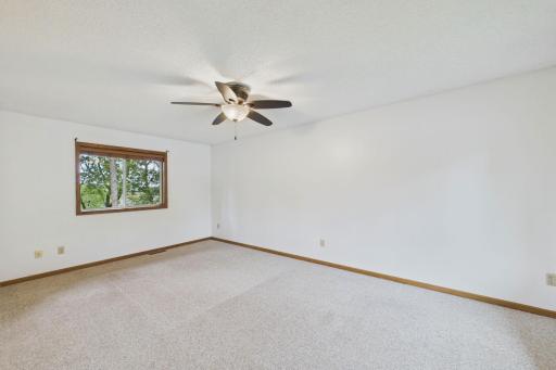 7018 43rd Street N, Oakdale, MN 55128