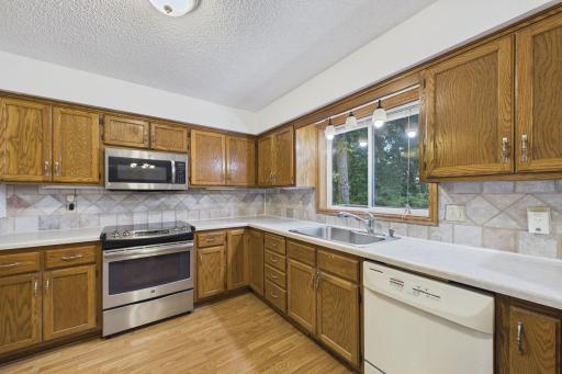 7018 43rd Street N, Oakdale, MN 55128