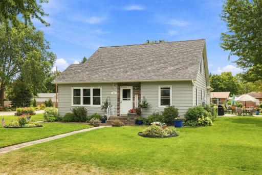 Great corner Lot setting