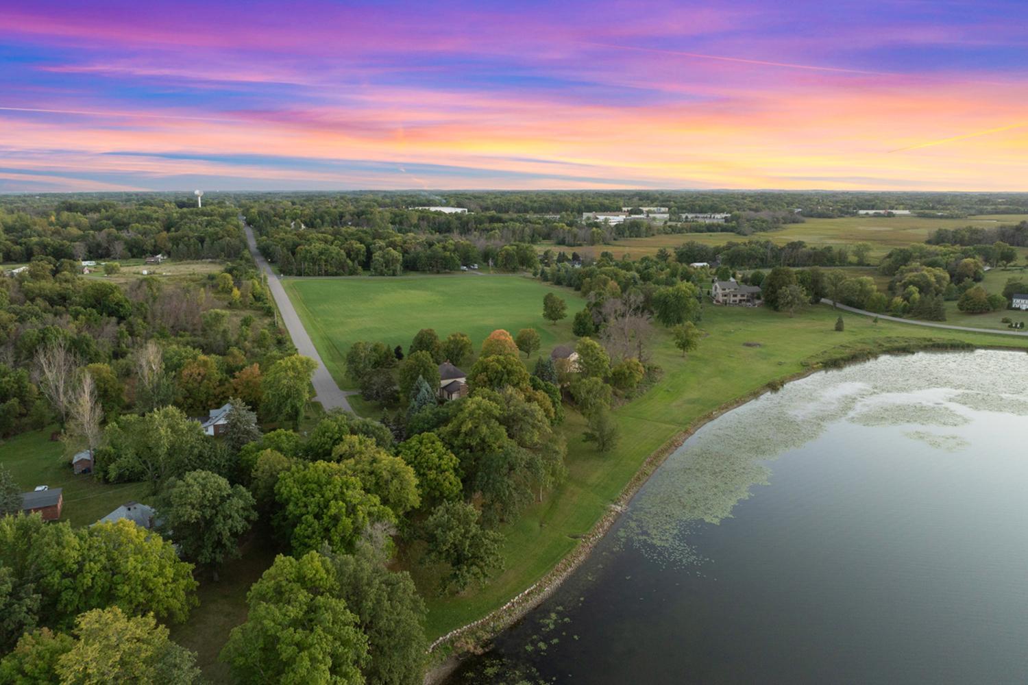Uninterrupted lake views across 600+' of private frontage.