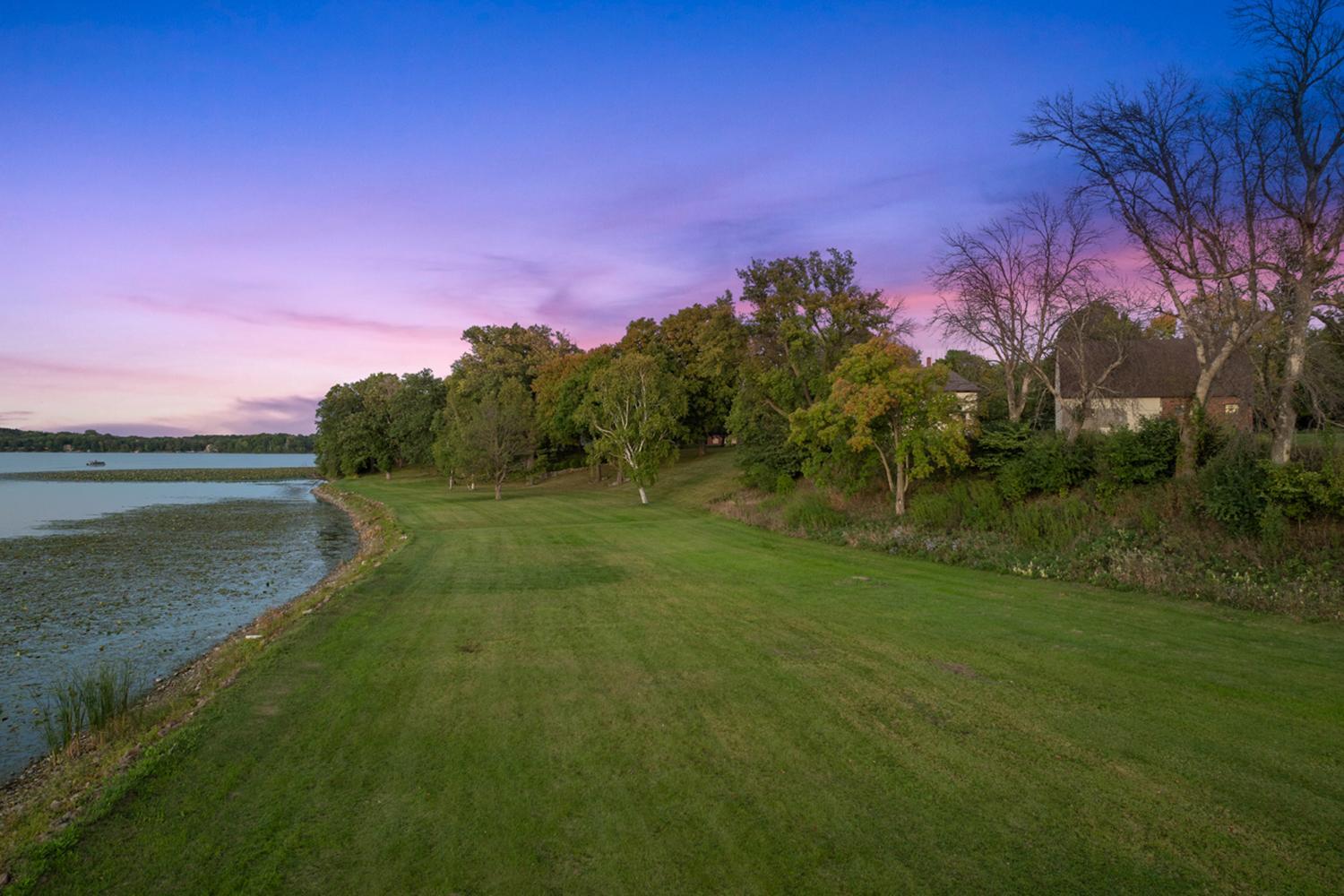 Your own stretch of Lake Independence.