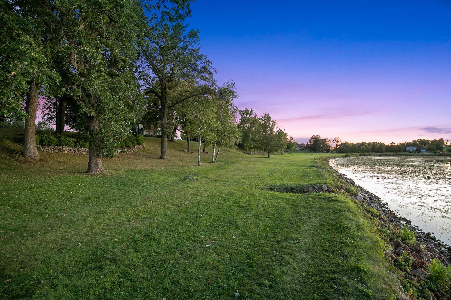 12+ acres of subdividable lakefront land with 600+' on Lake Independence.